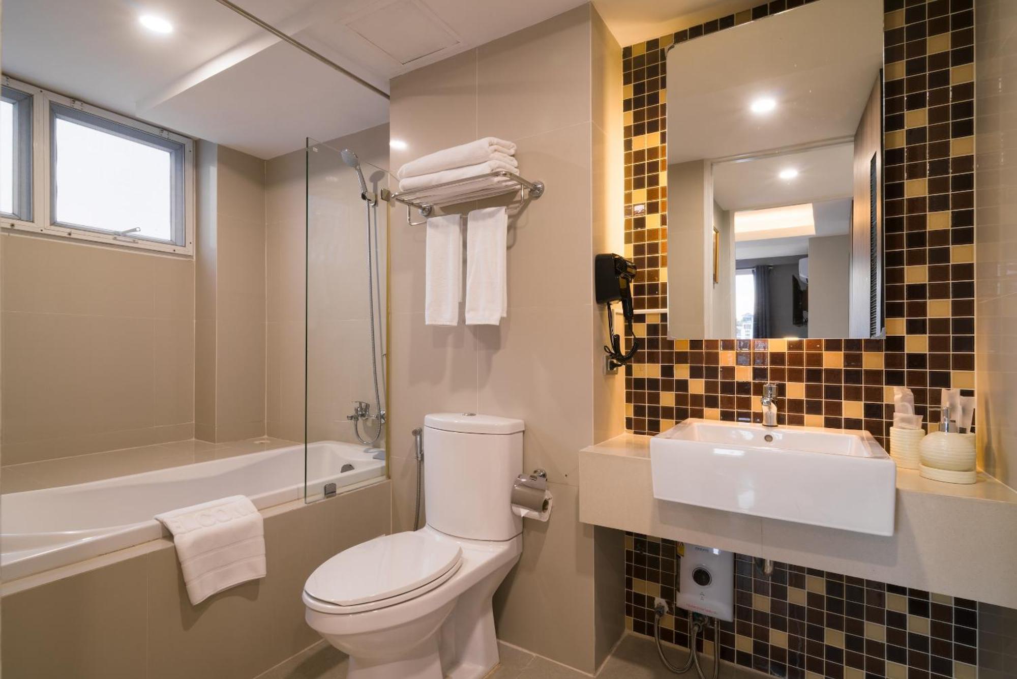 Aspira Suites Sukhumvit 20 Bangkok Exteriör bild